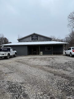 /international/us/510-s-old-patoka-road-patoka-in-110104010469/