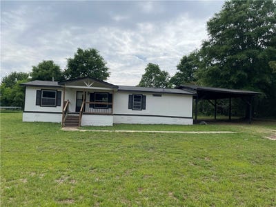/international/us/109-desoto-street-calhoun-falls-sc-110107585445/