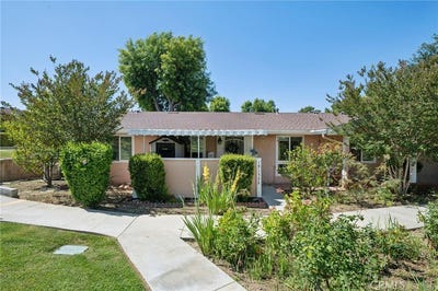 /international/us/19153-avenue-of-the-oaks-newhall-ca-110108653838/