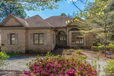 /international/us/215-plantation-drive-southern-pines-nc-110104031715/