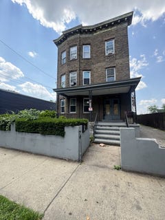 /international/us/648-ferry-street-new-haven-ct-110107586324/