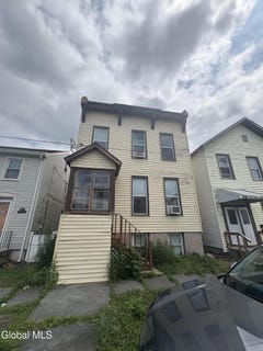 /international/us/668-3rd-avenue-troy-ny-110100923578/