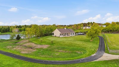 /international/us/20809-bunker-hill-road-marengo-il-110108029449/