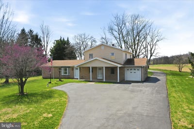 /international/us/11728-white-hall-road-smithsburg-md-110107159990/
