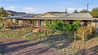 /international/us/100-comanche-trail-fort-davis-tx-110107633430/