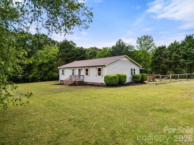 /international/us/5129-harmony-church-road-edgemoor-sc-110107710390/