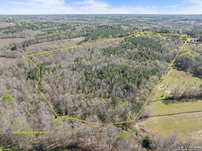 /international/us/7099-highway-1-bracey-va-110091481478/