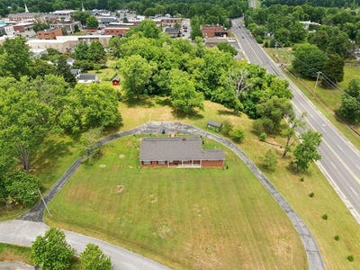 /international/us/114-calhoun-st-smithville-tn-110106849423/