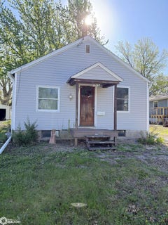 /international/us/1312-south-1st-oskaloosa-ia-110107611807/