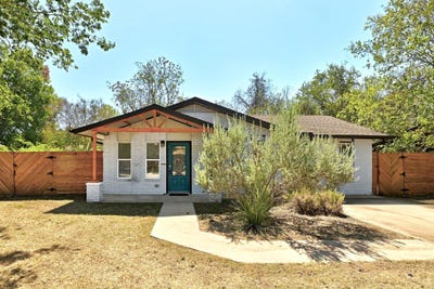 /international/us/407-magnolia-st-bastrop-tx-110120425580/