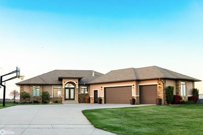 /international/us/306-cabalka-court-denison-ia-110107891766/
