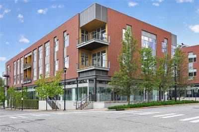 /international/us/65-e-college-street-oberlin-oh-110107898738/