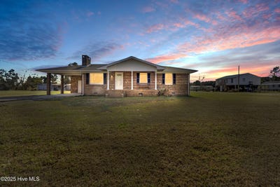 /international/us/16-elm-street-vandemere-nc-110105259935/
