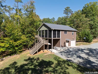 /international/us/179-sunset-blvd-clarksville-va-110120663784/