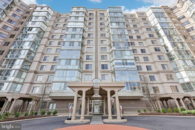 /international/us/19375-cypress-ridge-terrace-leesburg-va-110108068507/