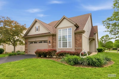 /international/us/700-cheshire-court-oswego-il-110108302922/