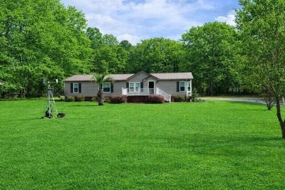 /international/us/1044-hickory-drive-summerton-sc-110106378804/