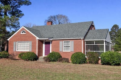 /international/us/1058-virginia-avenue-clarksville-va-110104136346/