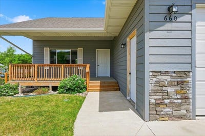 /international/us/660-south-street-whitewood-sd-110108506272/