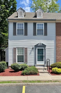 /international/us/57-yorkshire-terrace-washingtonville-ny-110108549304/