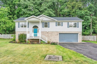 /international/us/120-upland-dr-salem-va-110108299716/