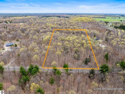 /international/us/0-n-reynolds-road-traverse-city-mi-110107831770/