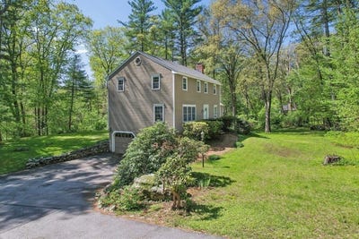 /international/us/408-whitney-street-northborough-ma-110108207699/