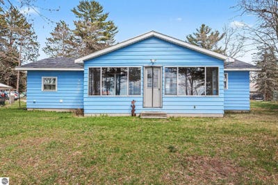 /international/us/6025-cedar-lake-road-oscoda-mi-110107982842/