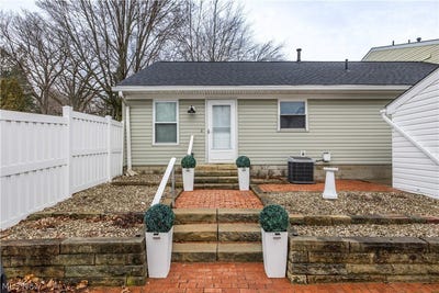 /international/us/2033-carlile-drive-uniontown-oh-110105938230/