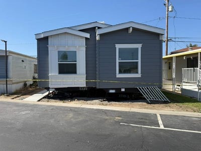 /international/us/24725-pennsylvania-avenue-lomita-ca-110108071968/