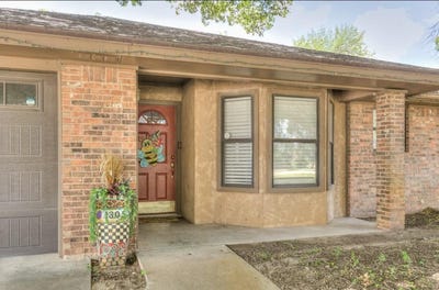 /international/us/1305-n-broadway-street-mertzon-tx-110109211750/