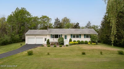 /international/us/215-flats-road-athens-ny-110099529436/