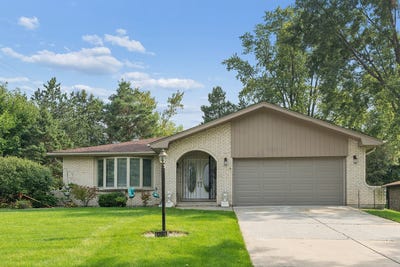 /international/us/12001-w-lake-view-drive-orland-park-il-110109994411/