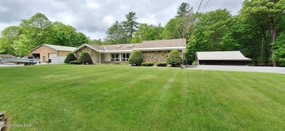 /international/us/193-hadlock-pond-road-fort-ann-ny-110098408074/
