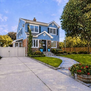 /international/us/2186-mcclellan-st-east-meadow-ny-110108496452/