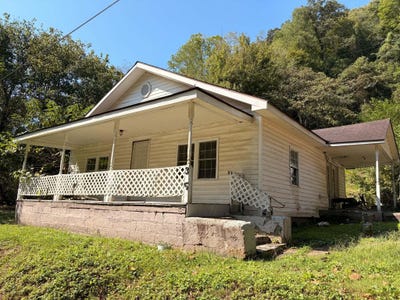/international/us/207-crum-hollow-road-crum-wv-110110190959/