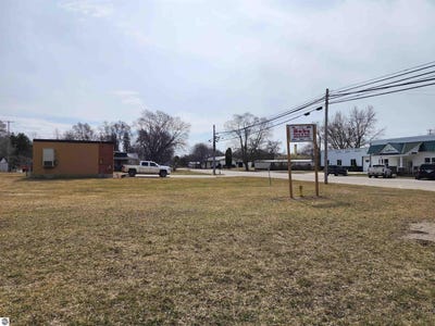/international/us/11473-pine-street-riverdale-mi-110106818931/