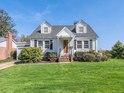 /international/us/9-west-street-greenvale-ny-110107256132/