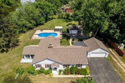 /international/us/215-shore-lane-rockton-il-110108547174/