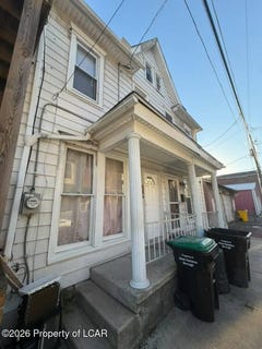/international/us/246-w-rowe-street-tamaqua-pa-110120684165/