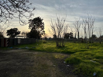 /international/us/2432-walnut-avenue-s-fresno-ca-110091536790/