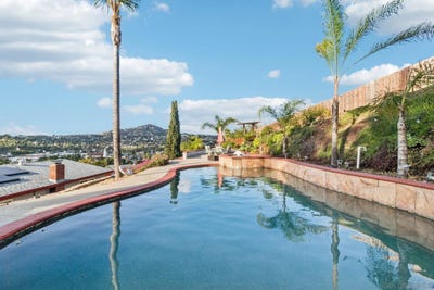 /international/us/3365-s-bonita-st-spring-valley-ca-110105874347/