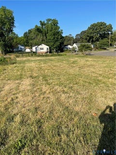 /international/us/2607-berry-street-hopewell-va-110107895139/
