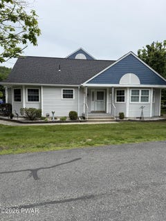 /international/us/4062-circle-court-milford-pa-110108341582/