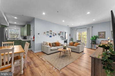 /international/us/131-e-1st-avenue-collegeville-pa-110120454207/