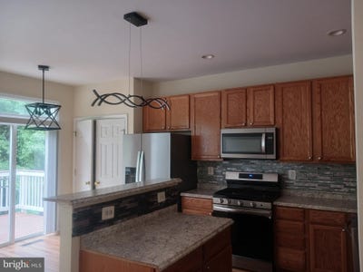 /international/us/205-hillside-court-stafford-va-110107747226/