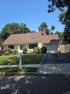 /international/us/9-madsen-lane-east-northport-ny-110109109744/