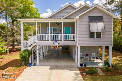 /international/us/334-ne-48th-street-oak-island-nc-110098622942/