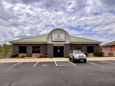 /international/us/909-e-republic-road-springfield-mo-110107169606/