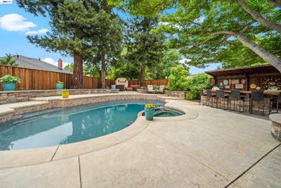 /international/us/2189-corte-ricardo-pleasanton-ca-110107513952/